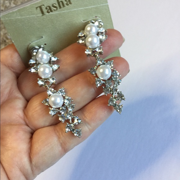 TASHA FAUX PEARL AND CRYSTAL DROP EARRINGS SILVER NWT - Picture 4 of 11